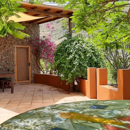 Vakantiehuis Peaceful House Set On A Vineyard & Work Friendly