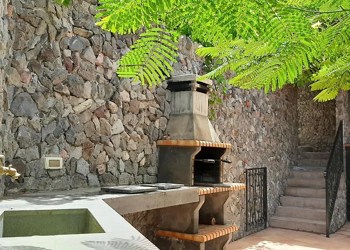 Peaceful House Set On A Vineyard & Work Friendly Сasa de vacaciones