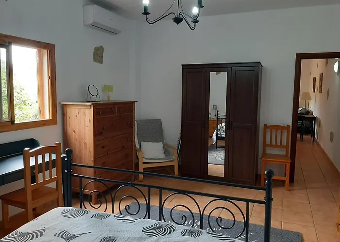 Сasa de vacaciones Peaceful House Set On A Vineyard & Work Friendly